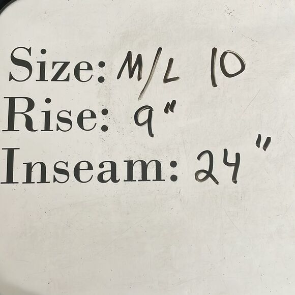 NWT Torrid Pixie Pants M/L Women’s 10 (00R) Lipstick Kisses High Rise Pull-On - Picture 10 of 10